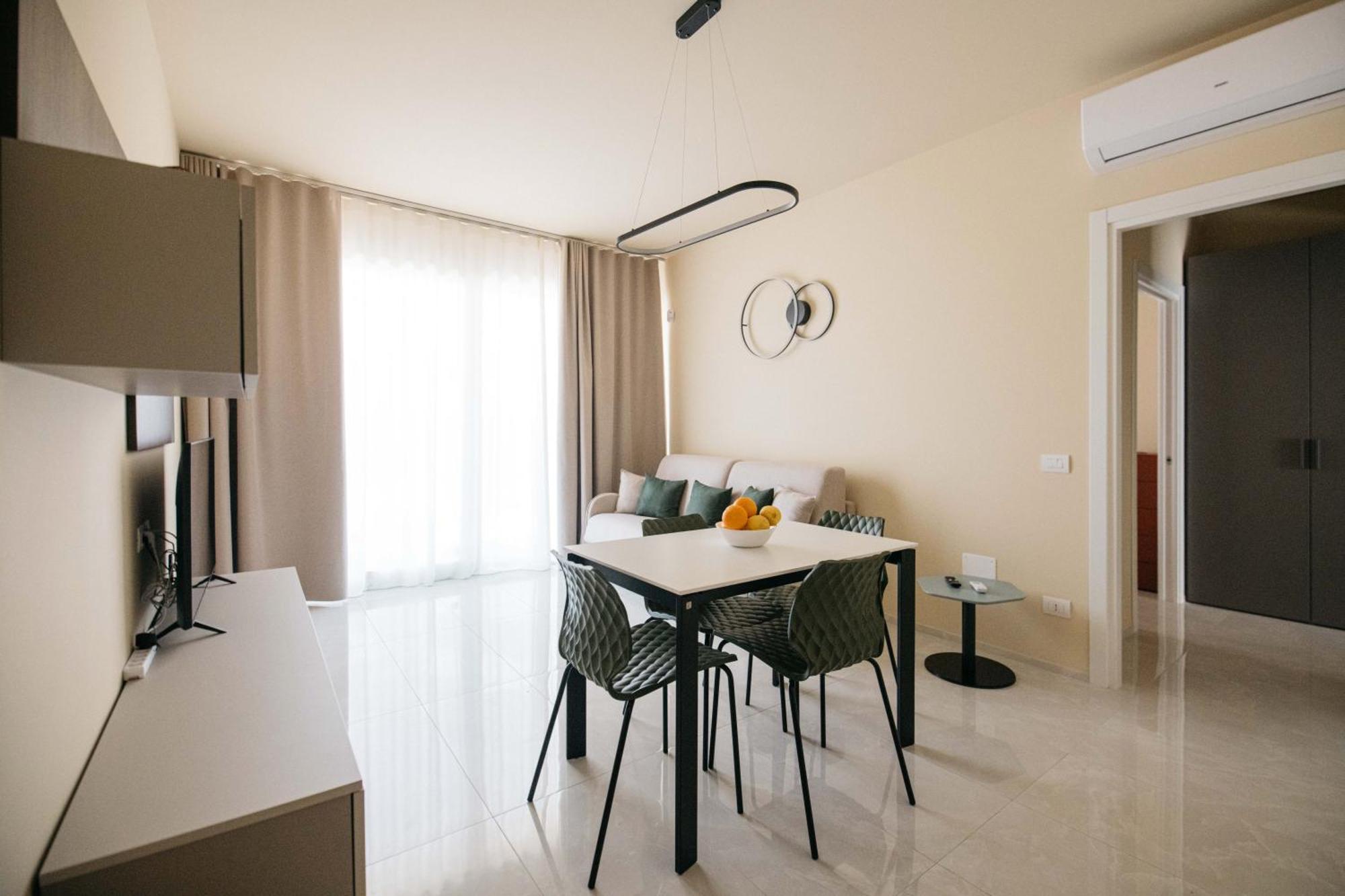 Minerva Luxury Apartment & Tulipan Apartment By Taormina Holidays Buitenkant foto
