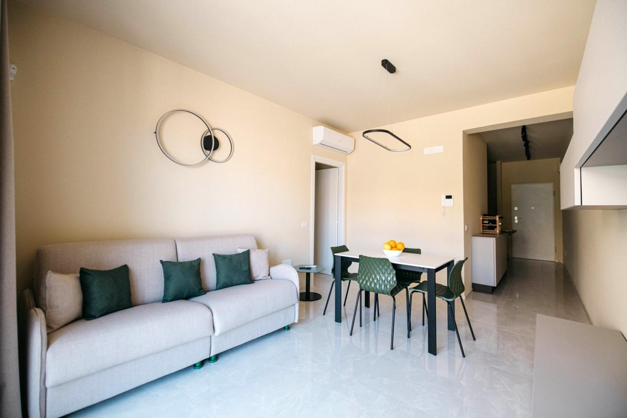 Minerva Luxury Apartment & Tulipan Apartment By Taormina Holidays Buitenkant foto